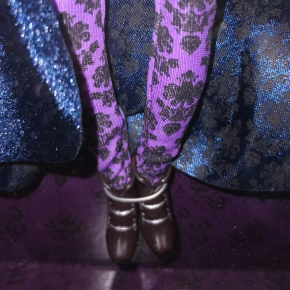 Disney Attractionista Haunted Mansion Ride Gracie Doll Disneyland Collectible - Picture 5 of 7